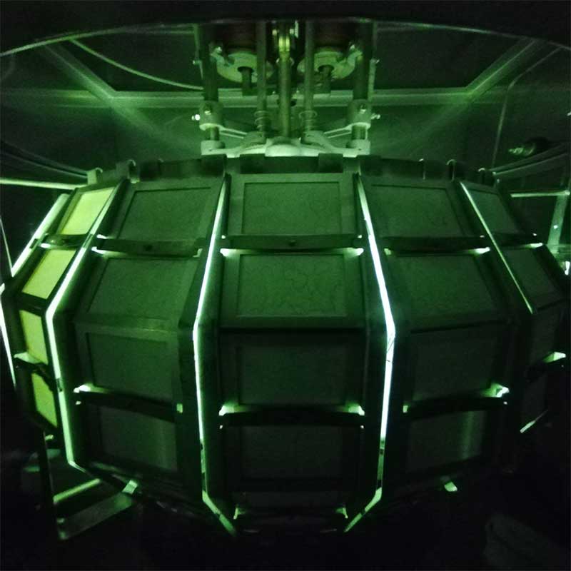 試驗(yàn)片安裝在耐光機(jī)內(nèi)